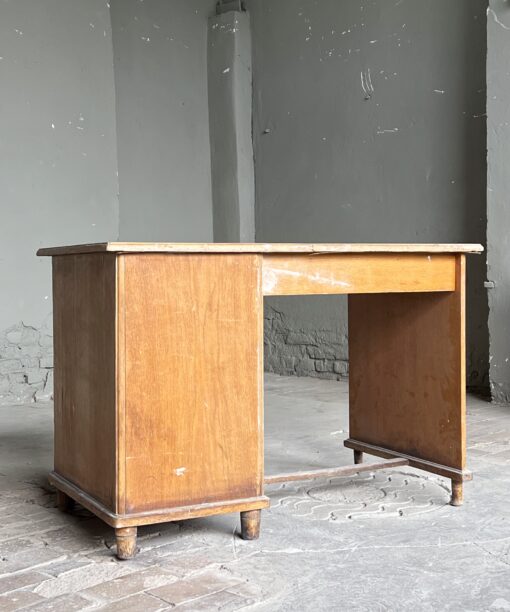 Письмовий стіл